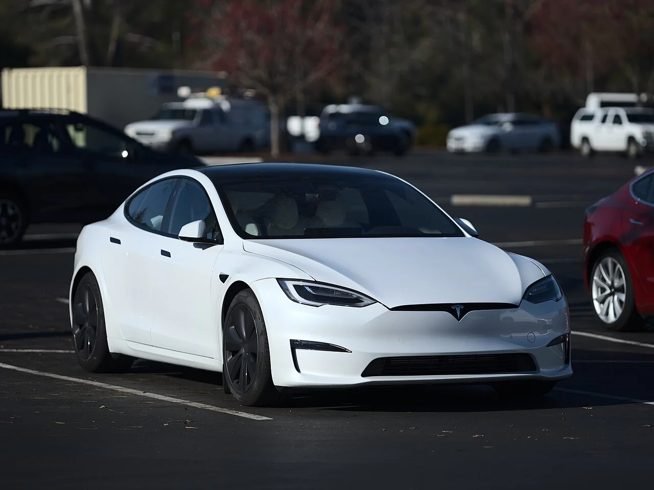 Адаптація та переробка фар Tesla Model S 5YJS США на Євро